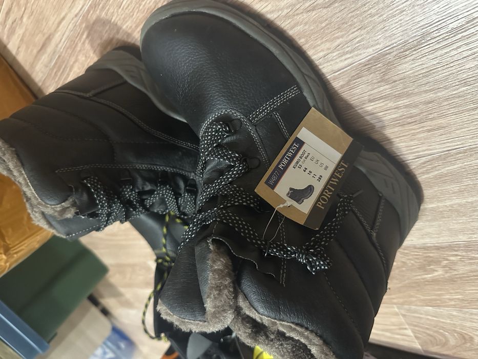 Продам спец обувь