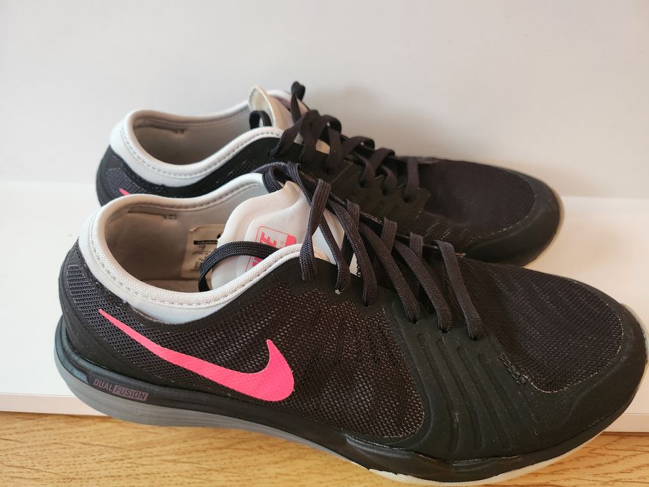 Маратонки Nike, Adidas, Reebok