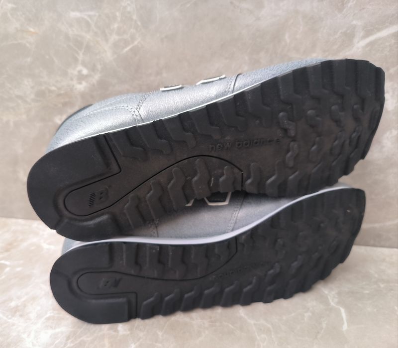 Сникърси New Balance номер 39