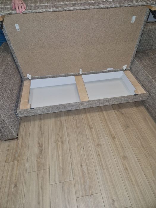 Colțar living extensibil, stare foarte bună – 230 x 215 cm