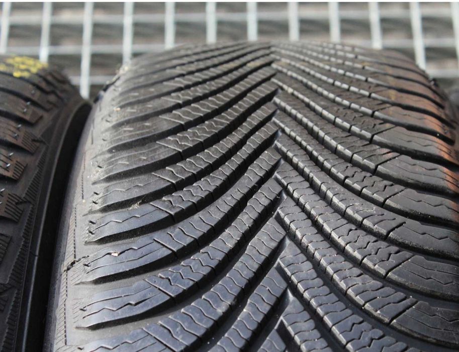 215/60/R17   Michelin Alpin 5