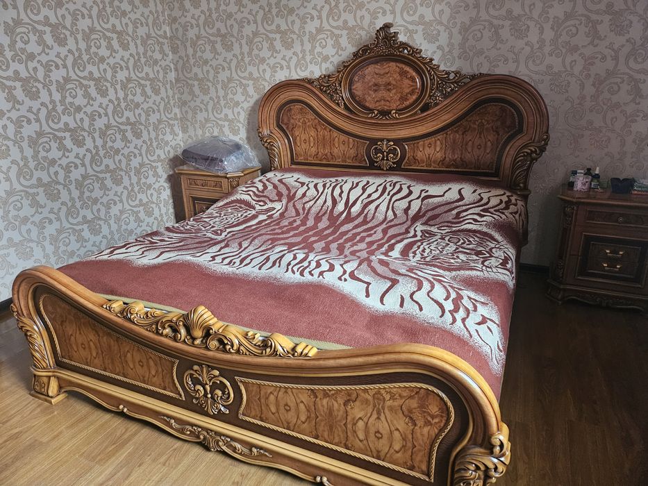 Спальный гарнитур