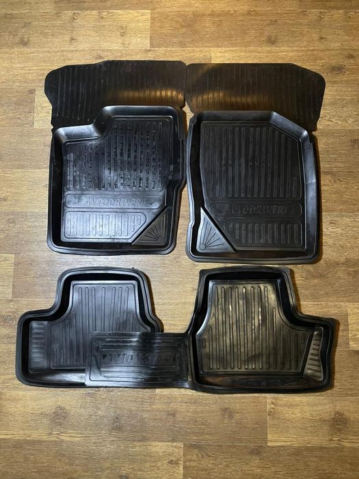 Продам коврики в машины: