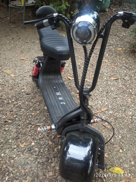 Vând Scuter electric