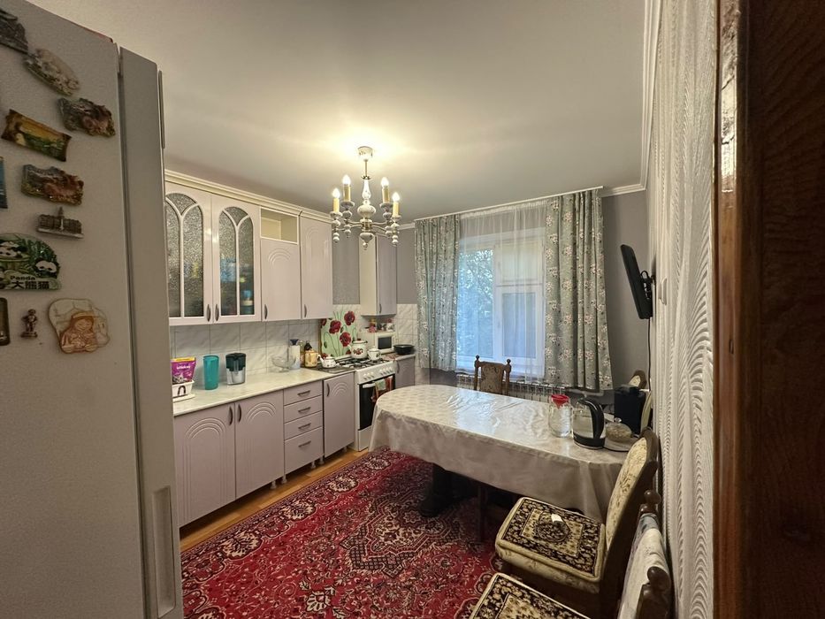 Продам 4-комнатную квартиру.