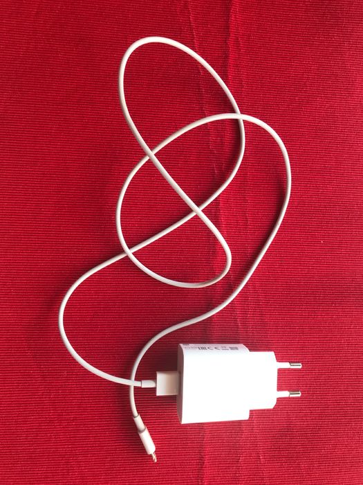 Зарядно за iPhone