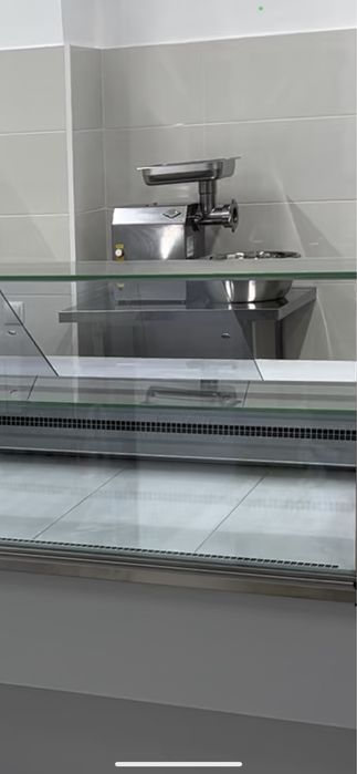 Витринные холодильник,мясорубка