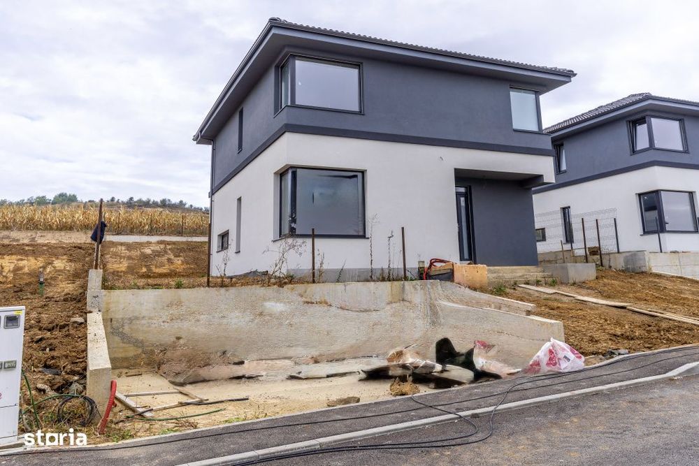 Casa individuala de vanzare in Corusu – finisata exterior, interior