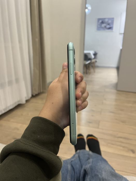 Продам айфон 11 б/у в отличном состоянии