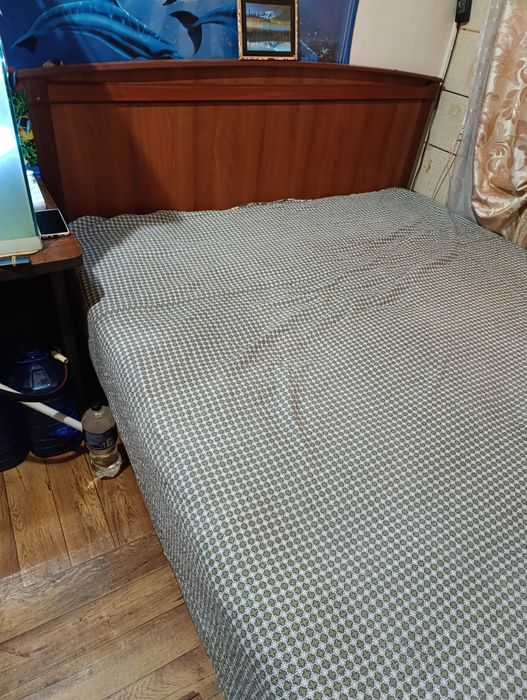 Срочно продам двухспальную кровать