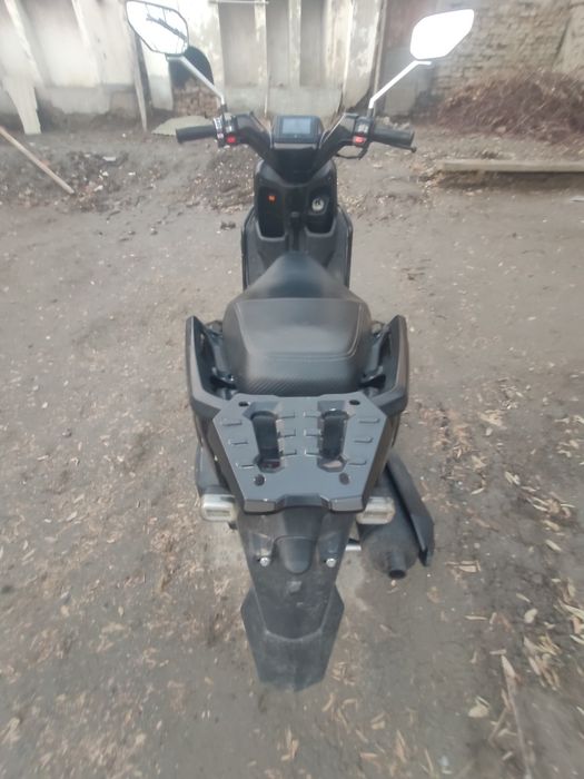 Скутер  бензин яхши юради запчастмас бу ???