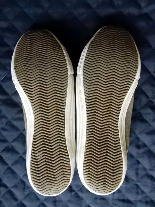 Tenisi Helly Hansen stil Converse. Marime 46 1/2 (12 US). Impecabili.