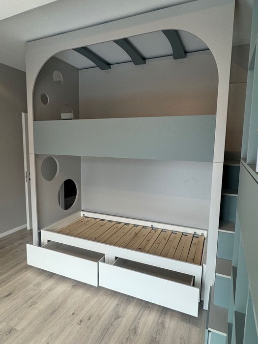 Vand URGENT pat NOU supraetajat