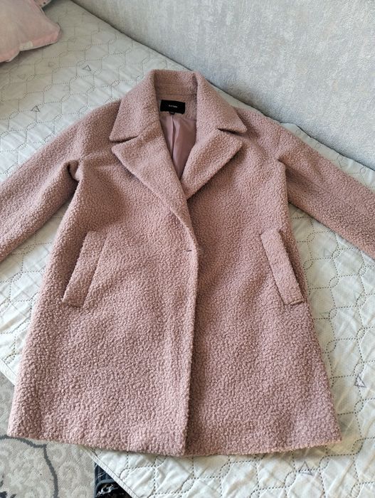 Продам пальто 44-46размер цена 2000