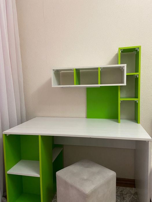 Стол письменный подростковый