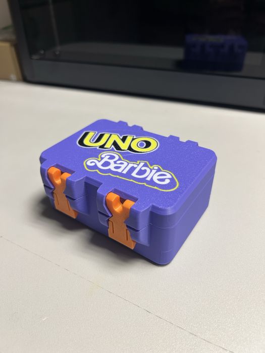 Кутия за карти UNO