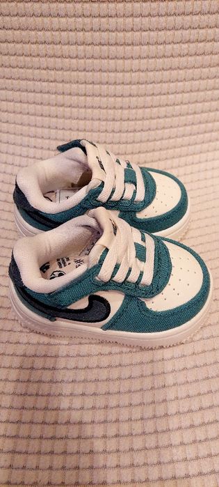 Детски маратонки Nike Force 1