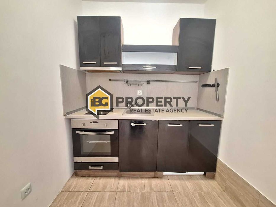 Двустаен апартамент с веранда в град Бяла