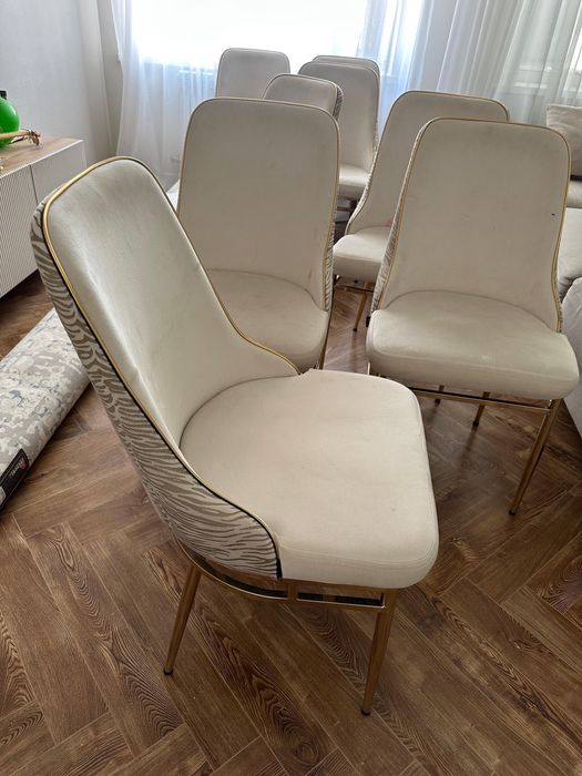 Продам стол со стульями отличного качества