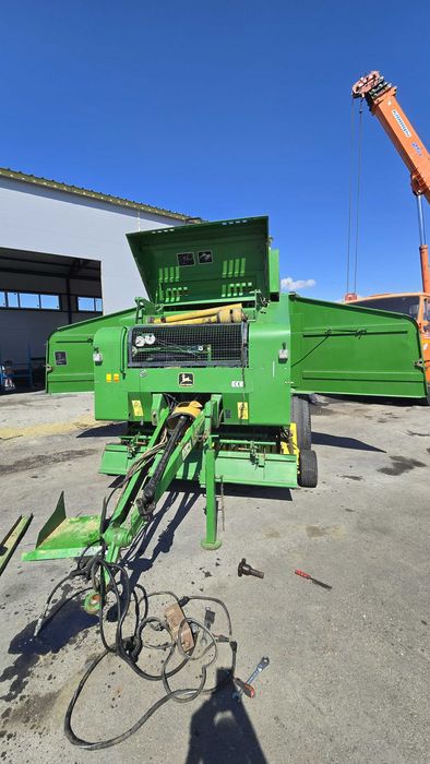 Пресс-подборщик John Deere (б/у) в Костанае