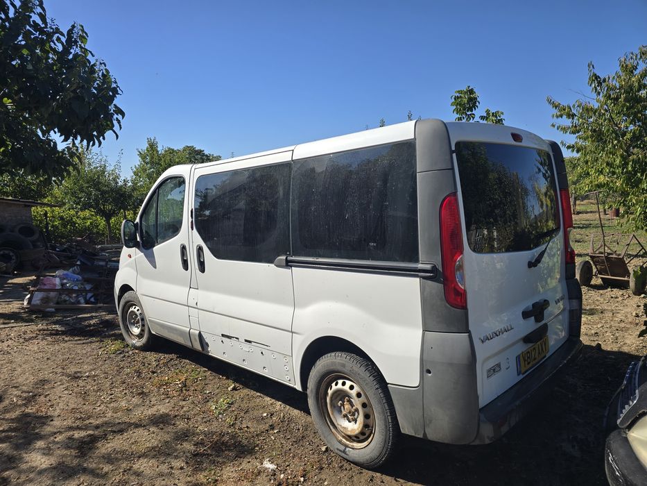 Opel Vivaro Volan Dreapta
