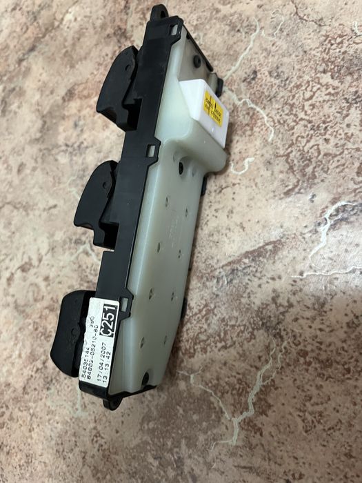 Блок стеклоподъёмников Toyota 2007