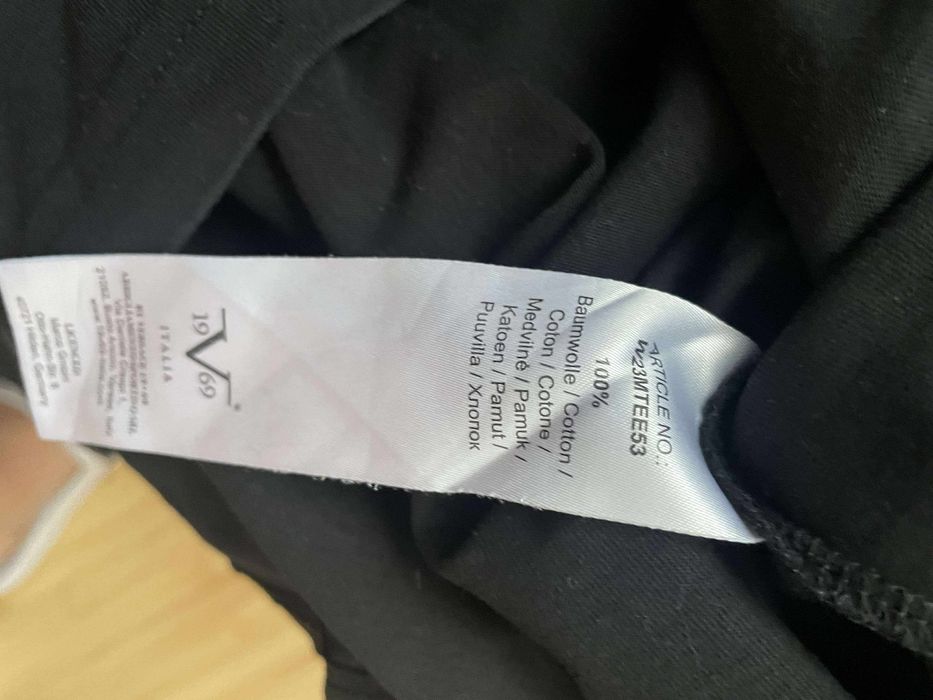 Vand tricouri 19V69 Versace Italia