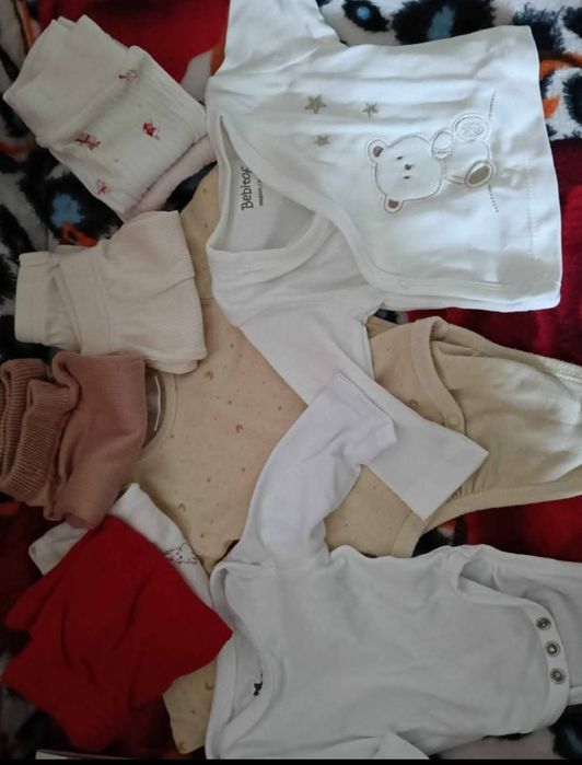 Vând hăinuțe pentru fetițe mărimea 56