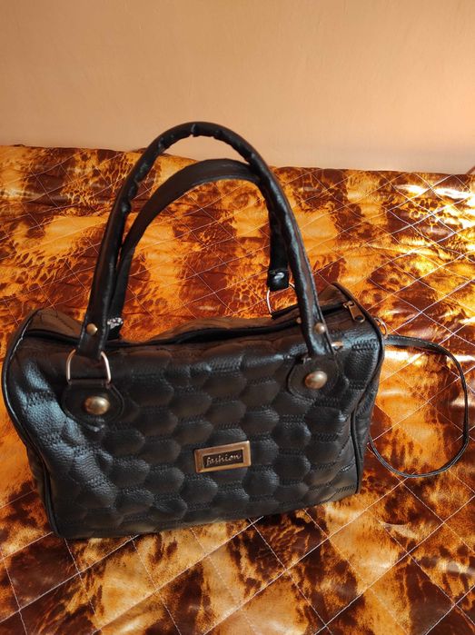 Продавам  дамска чанта