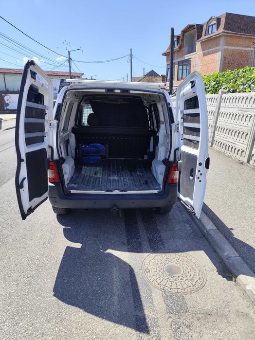 Citroen berlingo 16 diesel anul 2008 214000 km reali distribuție schimbata itp făcut azi 09/07/26 ptr mai multe detalii 0768011020