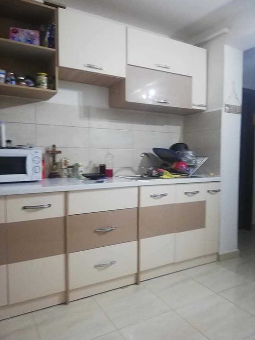 Proprietar vând apartament 4 camere – spațios, ideal pentru familie, poziționat excelent!