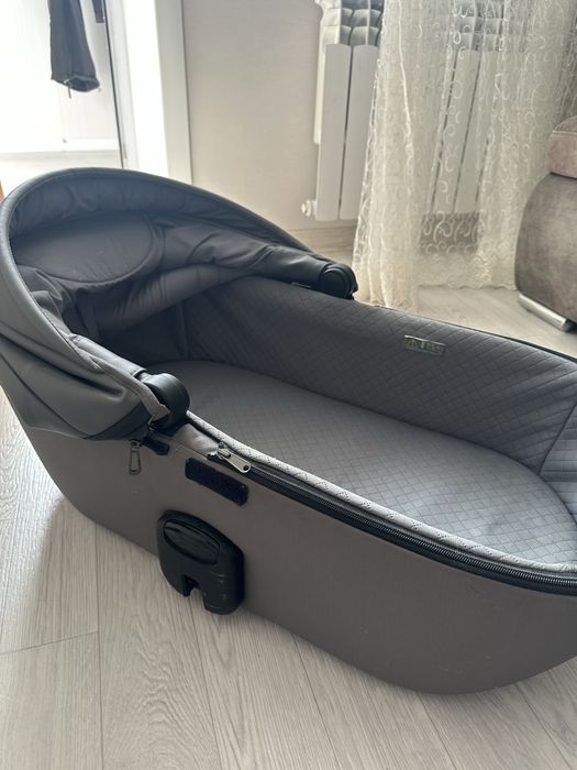Продам коляску anex e/type