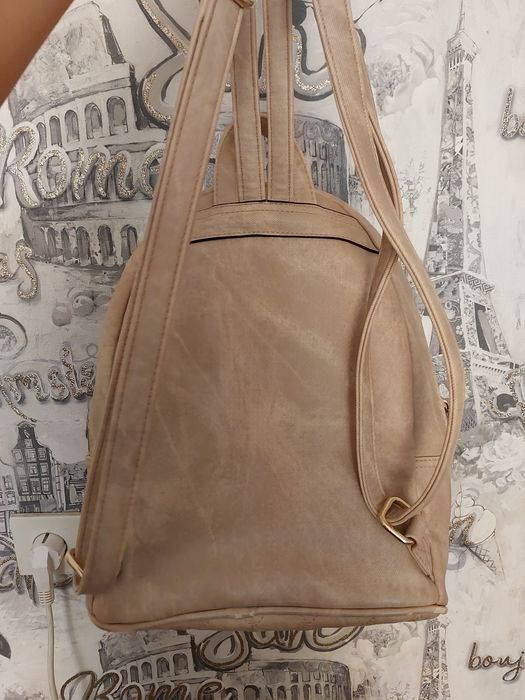 Продам рюкзак для девочки