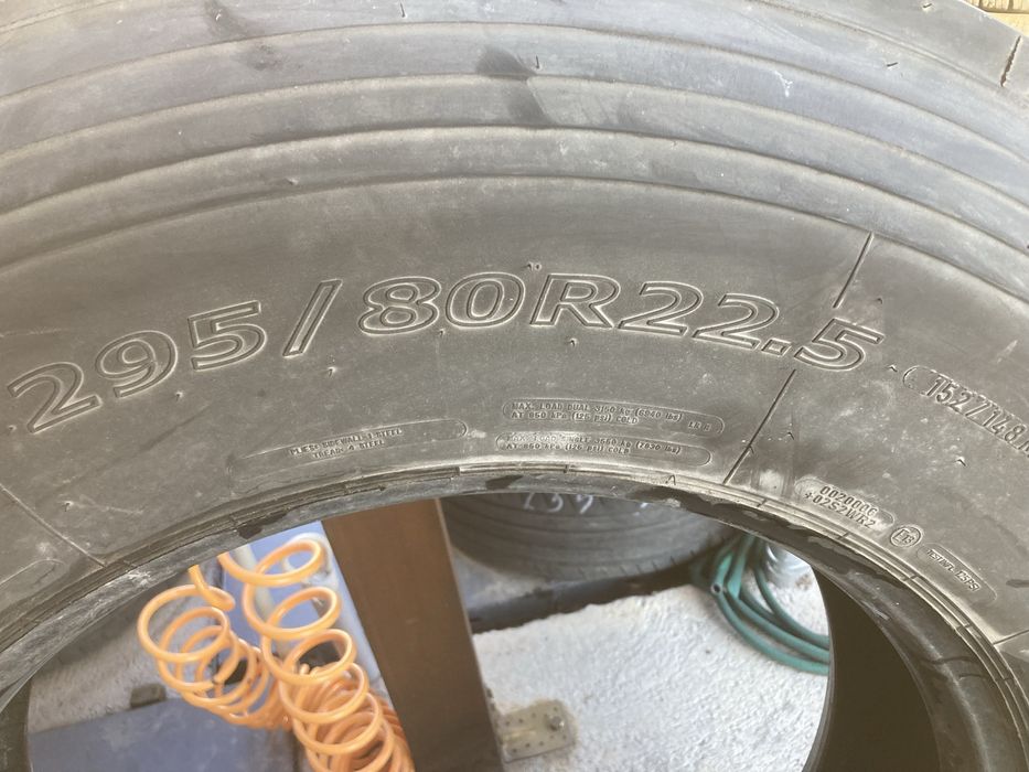 Гуми за камион 295-80-22.5