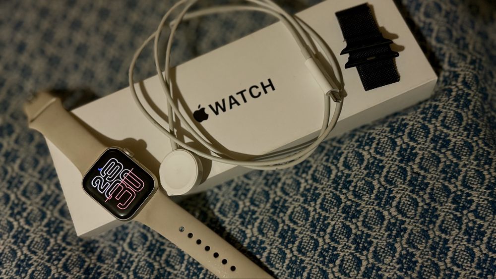 APPLE WATCH SE2 40mm Starlight