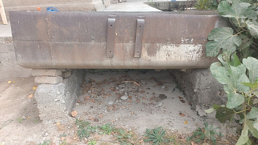 Yomkost KARETA suv uchun va boshqa maqsadlarda foydalanish uchun