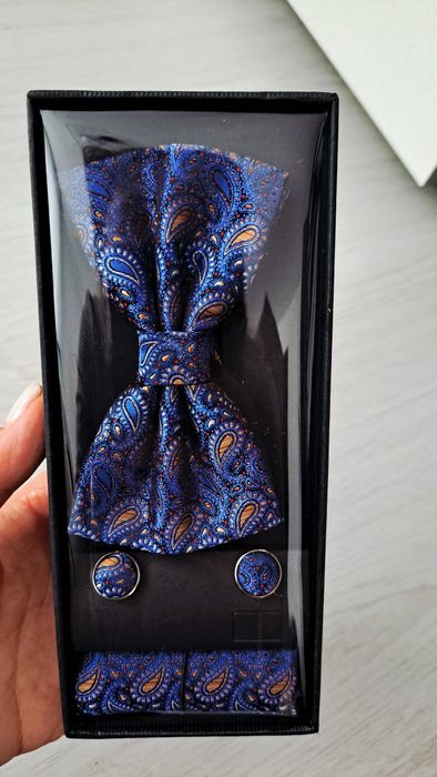 Set papion cu butoni si cravata