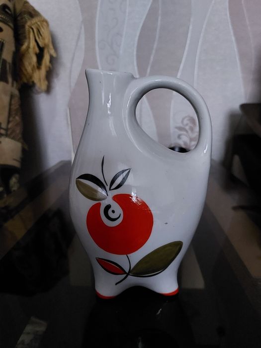 Продаётся кувшин