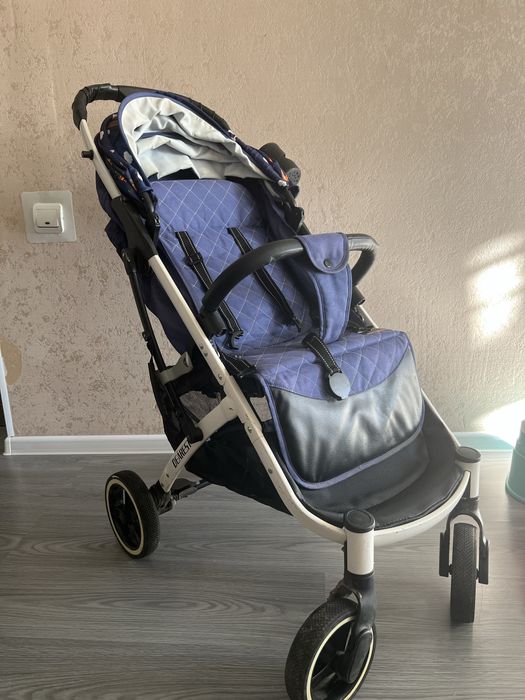 Продам прогулочную коляску