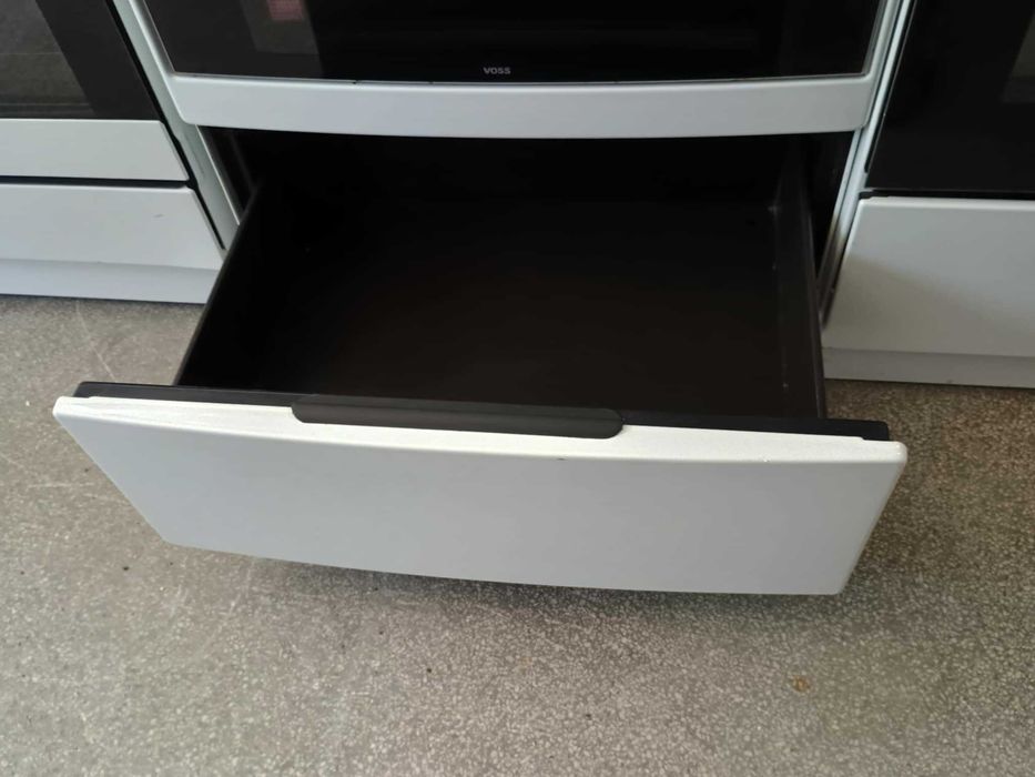 Готварска печка с керамичен плот Voss Elecrtolux 60 см