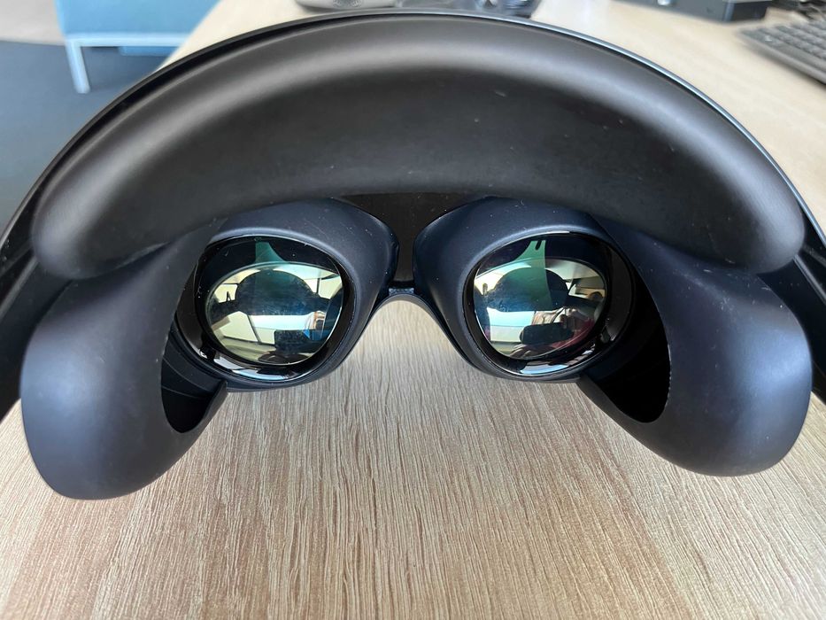 Meta Quest Pro | 256GB | VR/MR Headset + калъф