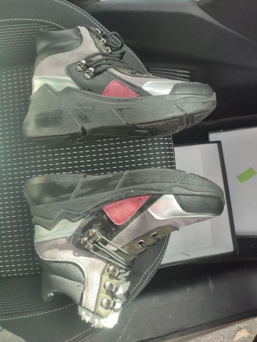 Дамски спортни боти