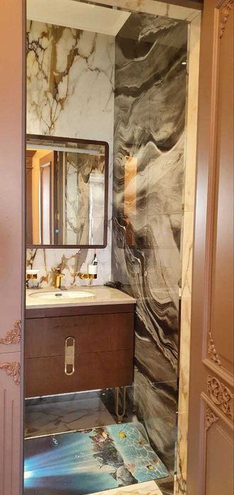 Хувайдо махалласида жилой комплексада евро ремонт квартира  103 м2