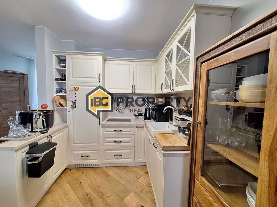 Продава се Тристаен апартамент в Бяла - 97 кв.м за 678 €/кв.м - Снимка #1