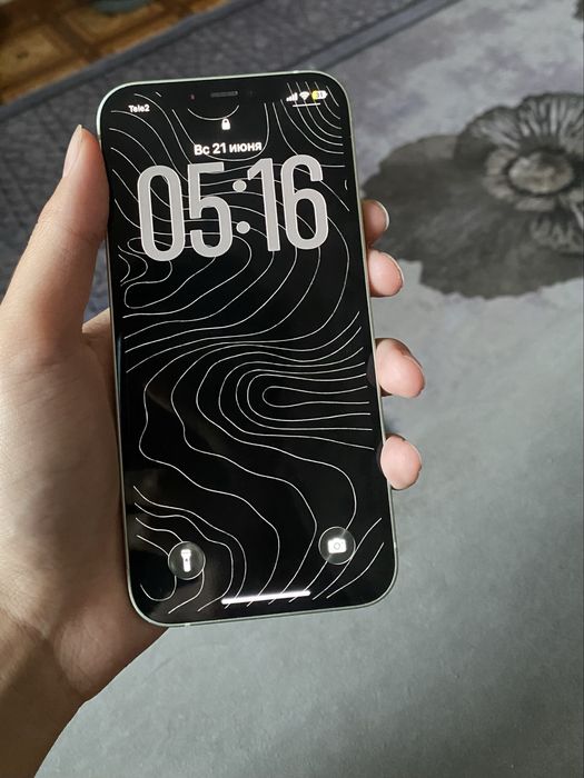 Продам айфон 12