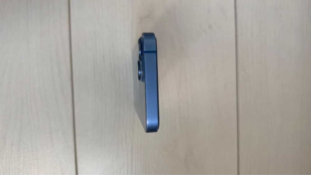 Продам Iphone 13 mini blue