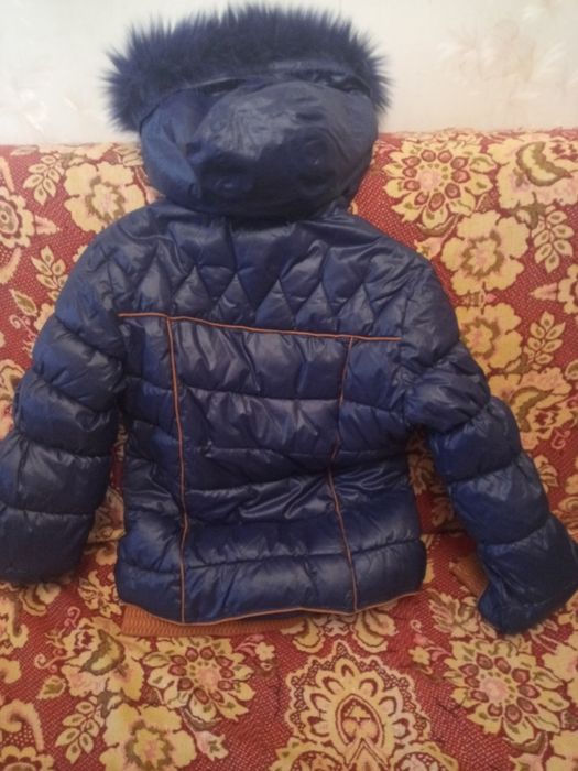 Продаю женскую куртку