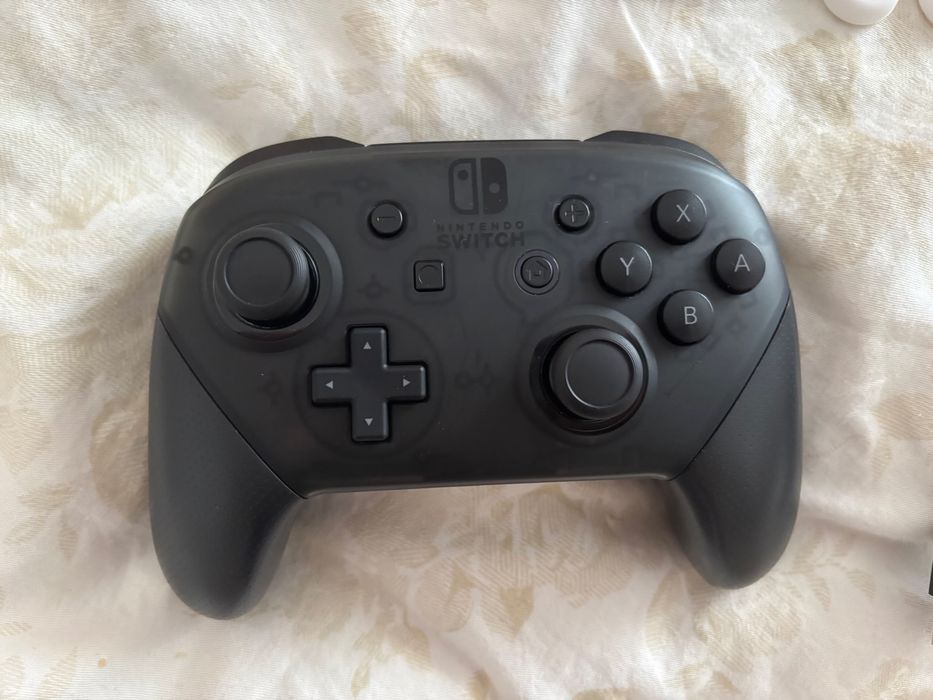 Nintendo Switch Pro Controller