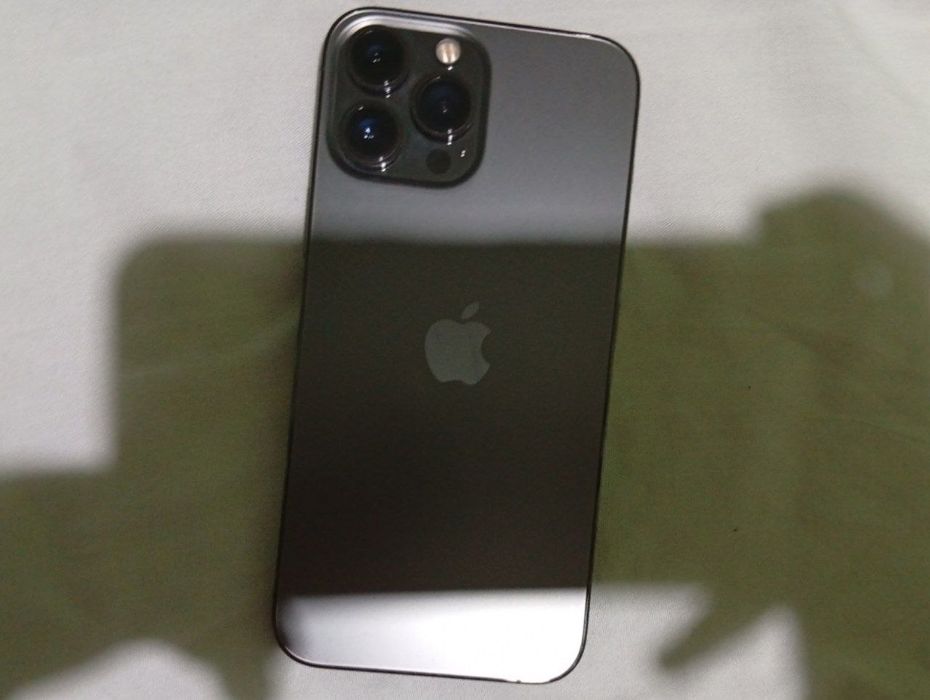 Iphone 13 pro max  sotiladi