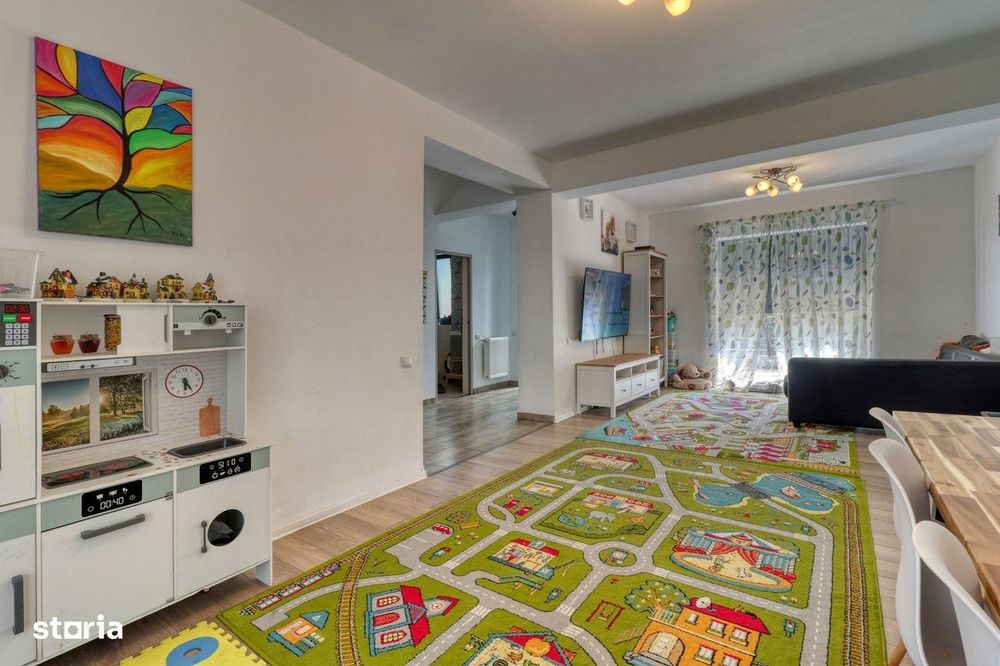 Tunari- Vilă individuală -4 camere si gradina-